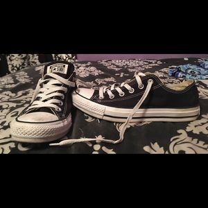 Black converse